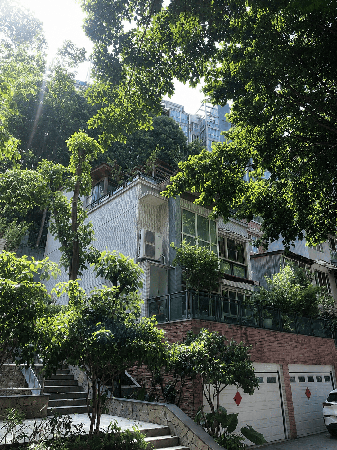 西藏岛居岁月从容升级：小小岛老别墅加装蒂升悦行款电梯